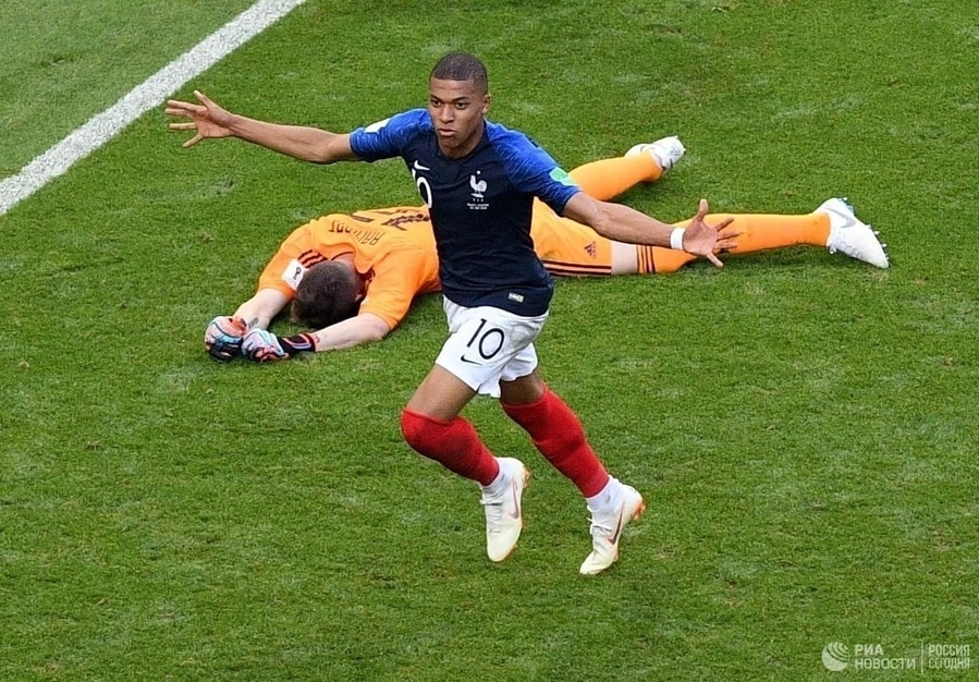 ÐеÑÑи Ð¿Ð¾ÐºÐ¸Ð´Ð°ÐµÑ Ð Ð¾ÑÑиÑ: ФÑанÑÐ¸Ñ Ð¾Ð±ÑгÑала ÐÑгенÑинÑ